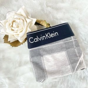New with tags CALVIN KLEIN BIKINI UNDERWEAR w/Logo Band Cement with Black design